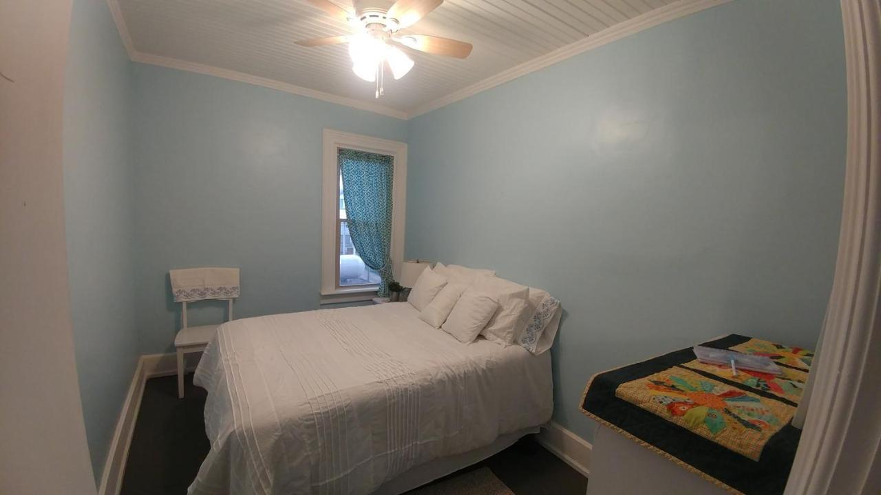 The Burlington Hotel & Bar - Alma Wi ภายนอก รูปภาพ